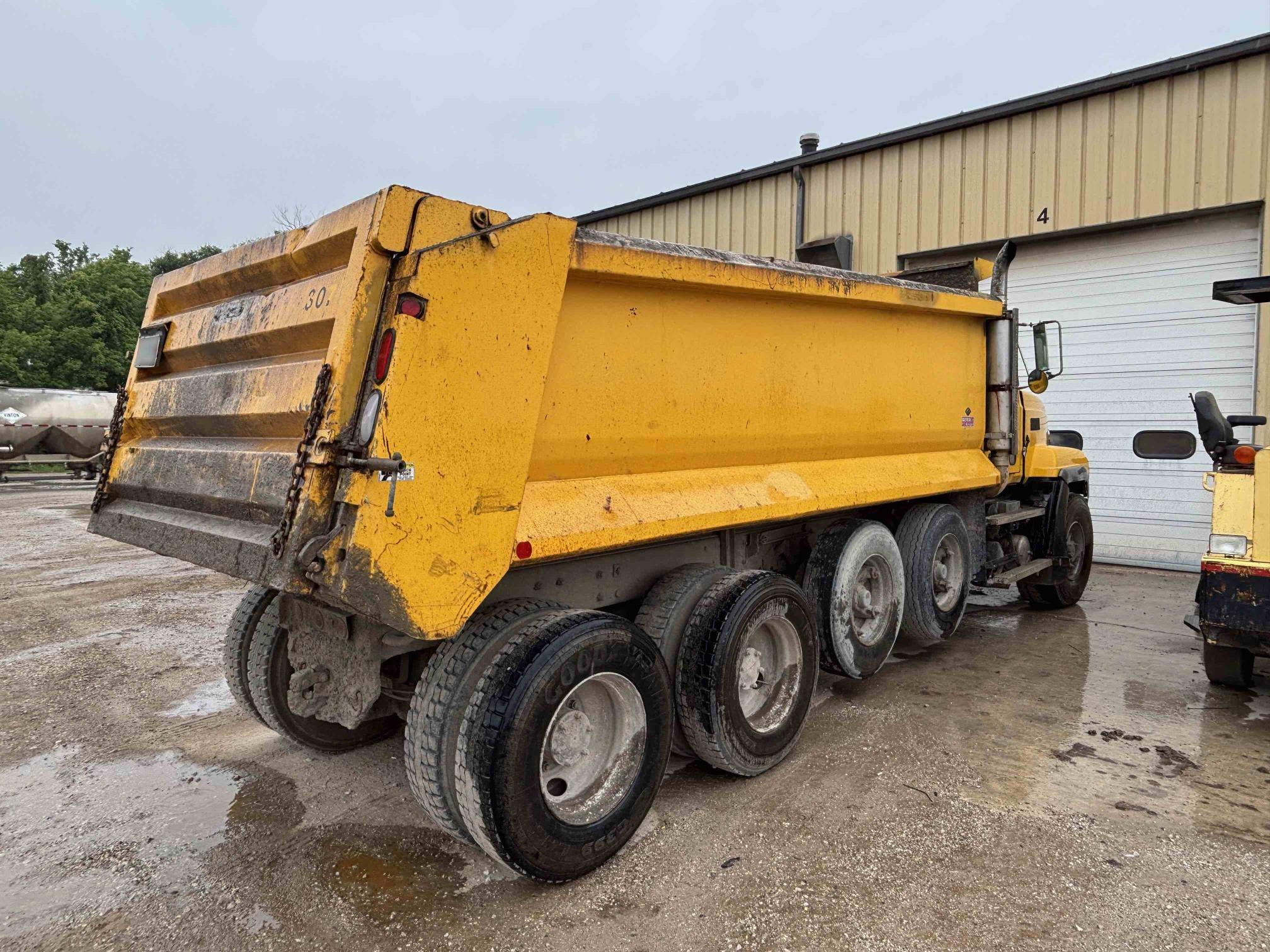 1995 MACK CL713 - Image 6